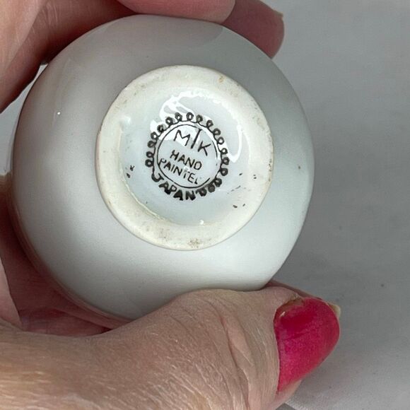 M/K hand painted vintage miniature bud vase . - Picture 3 of 5